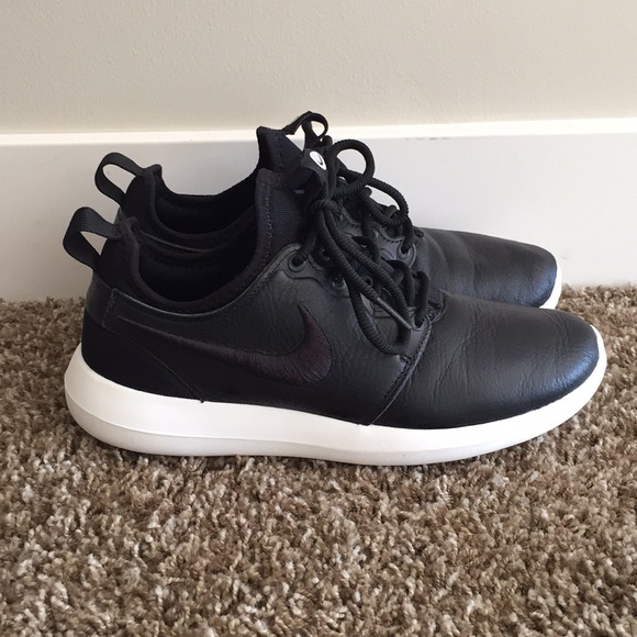leather nike roshe